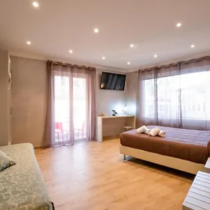 Le Di Nana' 3*, Sanremo Italy